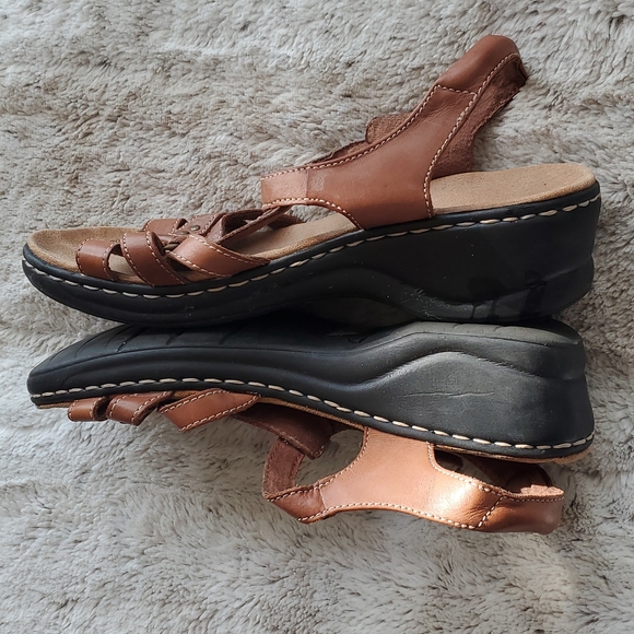 Clarks Light Brown Leather Strapey Heeled Sandals Ankle Buckle Size 10M - Picture 5 of 7